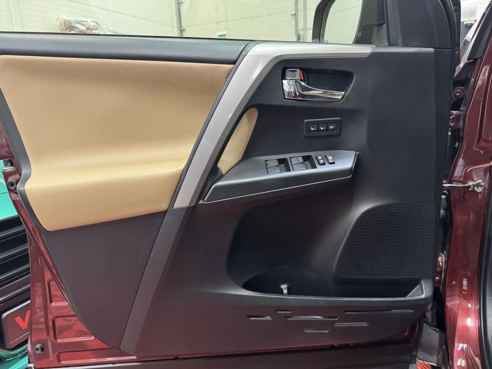 2017 Toyota RAV4 – nuotrauka 13