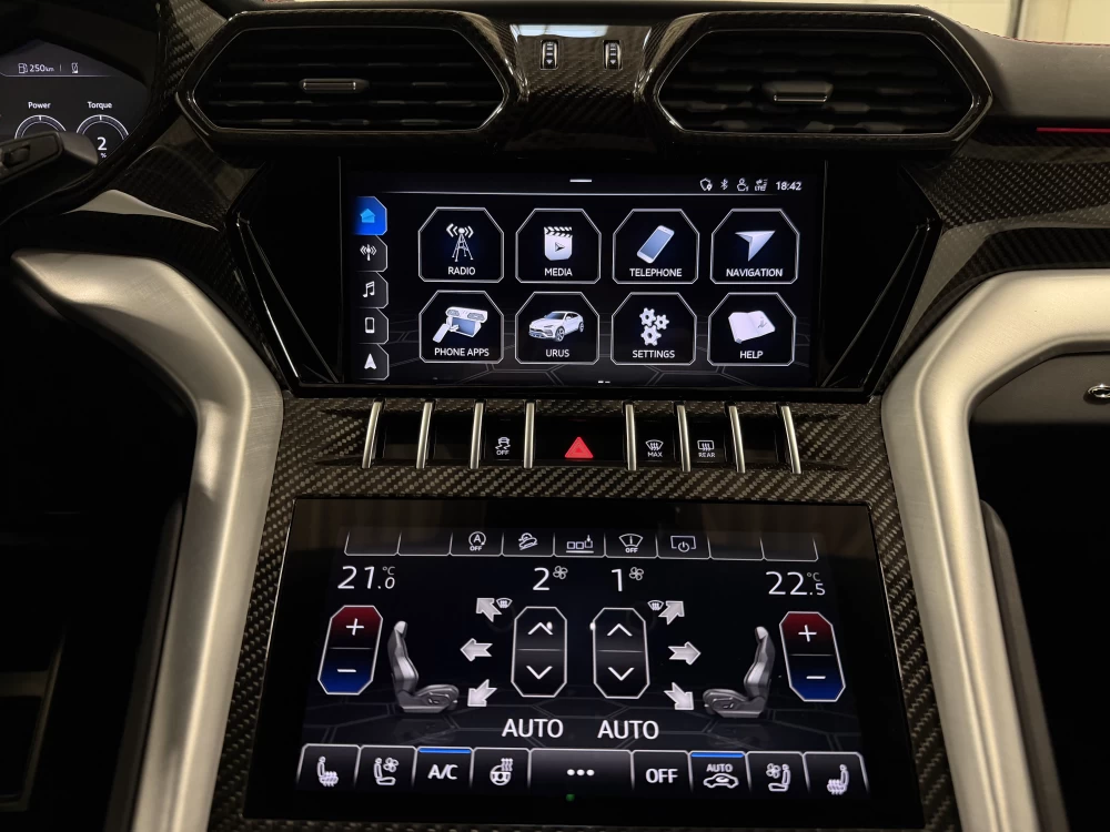 2020 Lamborghini Urus – nuotrauka 25