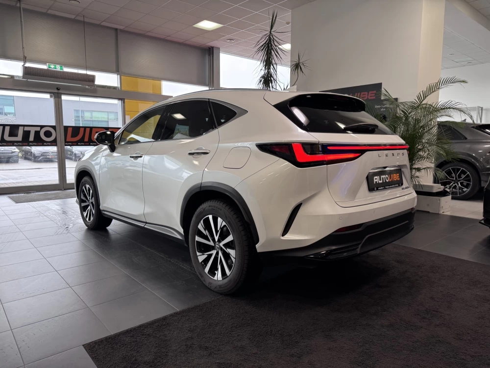 2022 Lexus NX 450h+ – nuotrauka 9