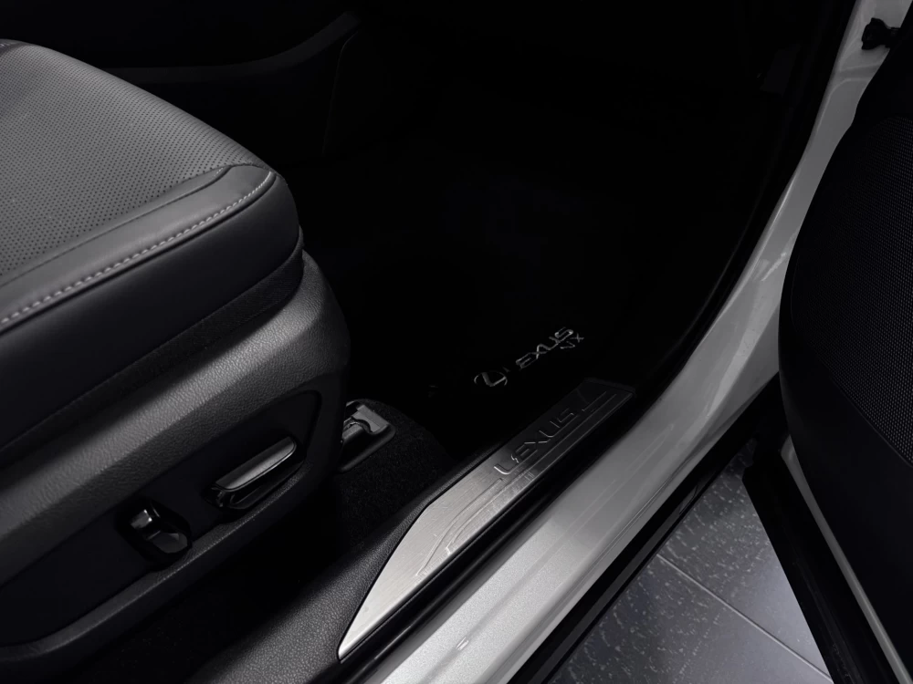 2022 Lexus NX 450h+ – nuotrauka 19