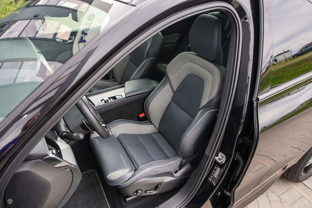 2020 Volvo XC60 – nuotrauka 30