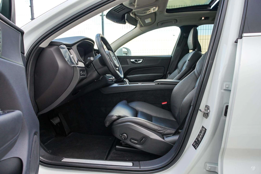 2019 Volvo XC60 – nuotrauka 23