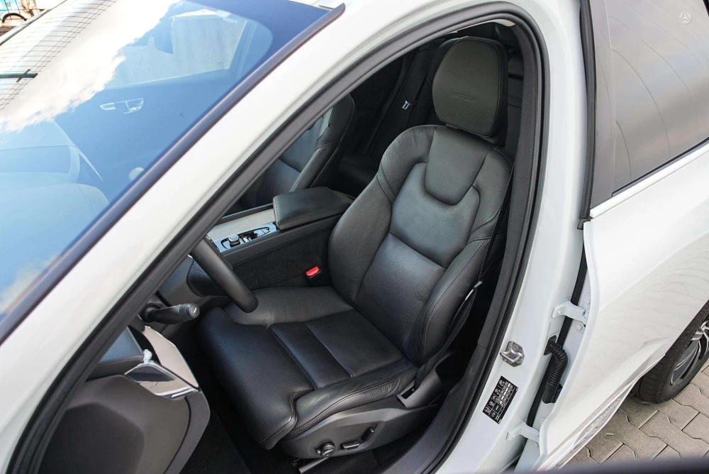 2019 Volvo XC60 – nuotrauka 26