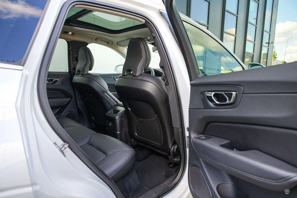 2019 Volvo XC60 – nuotrauka 35