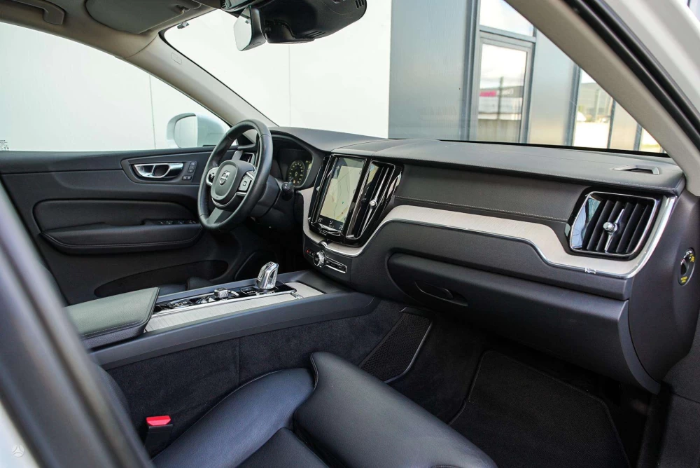 2019 Volvo XC60 – nuotrauka 39
