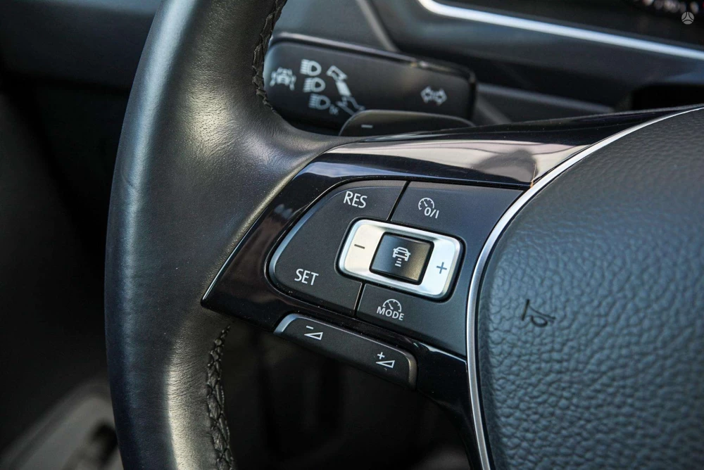 2018 Volkswagen Tiguan – nuotrauka 32