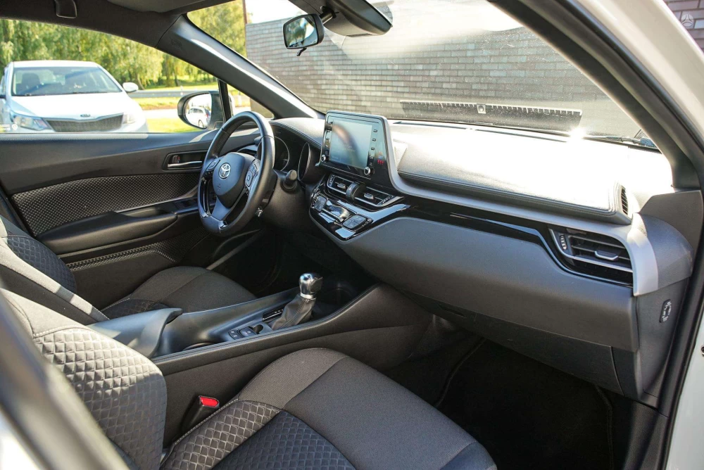 2021 Toyota C-HR – nuotrauka 35