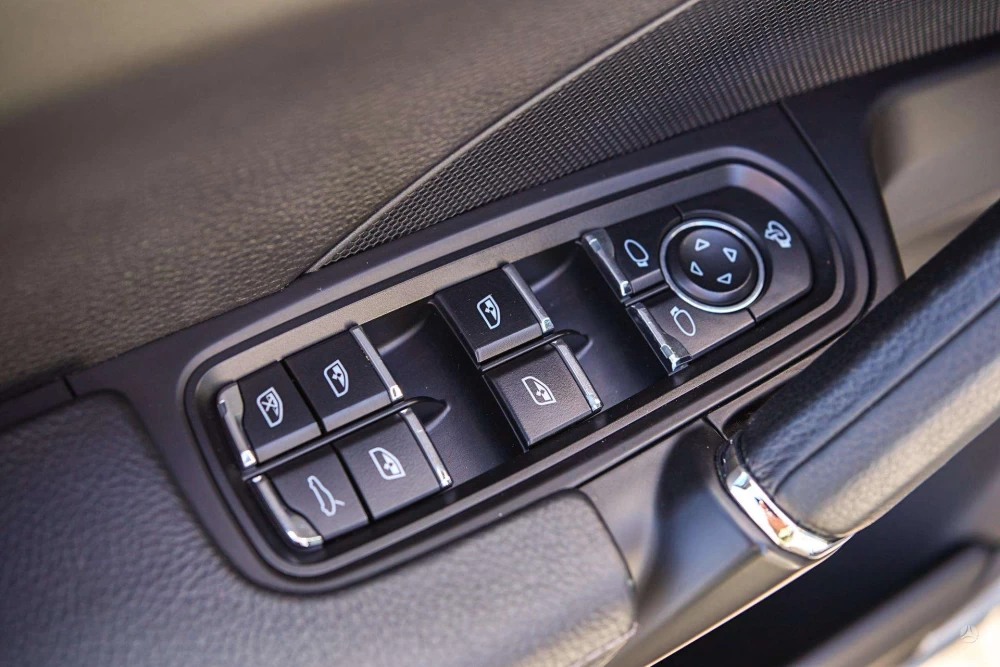 2016 Porsche Cayenne – nuotrauka 27