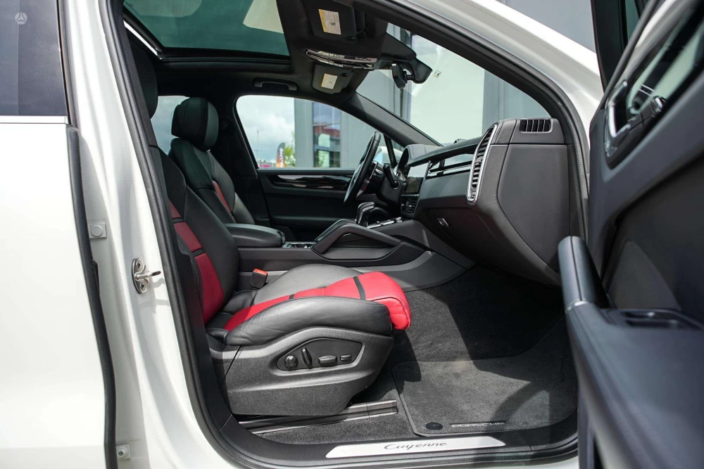 2022 Porsche Cayenne – nuotrauka 41