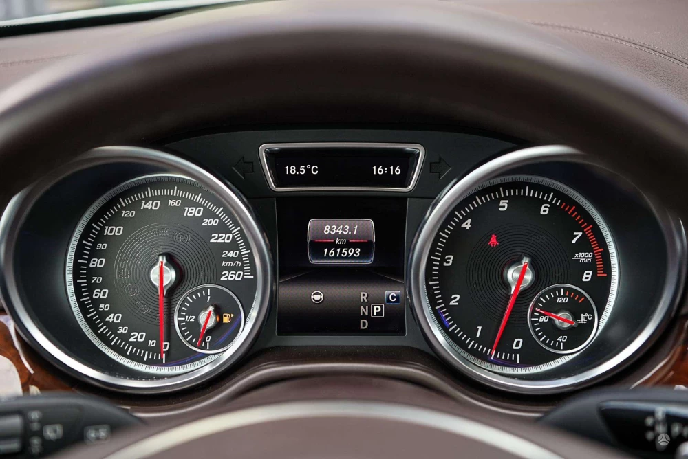 2017 Mercedes-Benz GLS450 – nuotrauka 28
