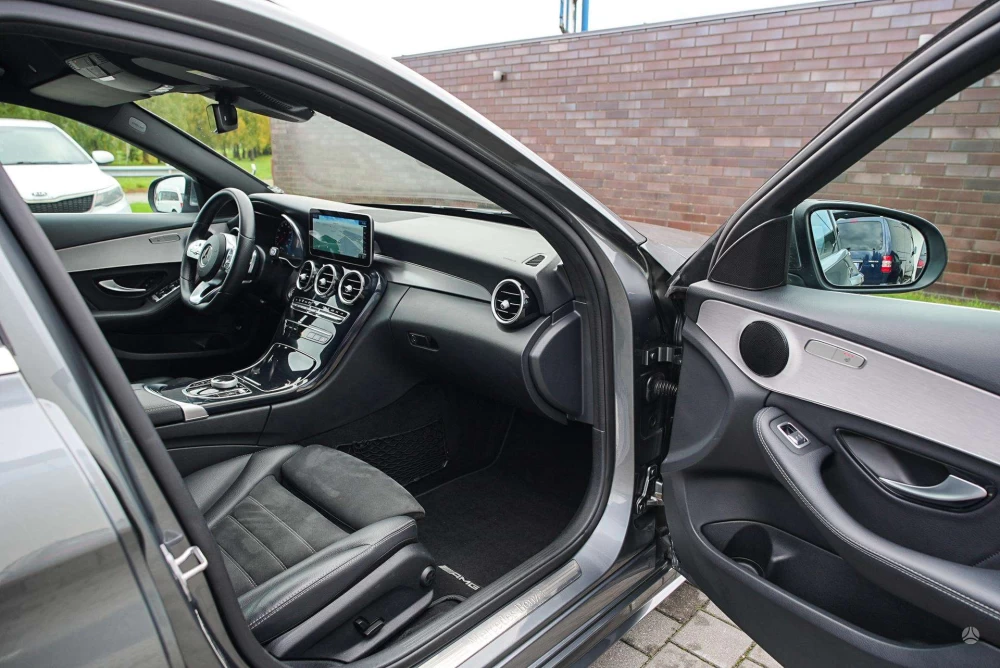 2020 Mercedes-Benz C300 – nuotrauka 36