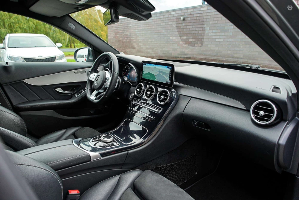 2020 Mercedes-Benz C300 – nuotrauka 37
