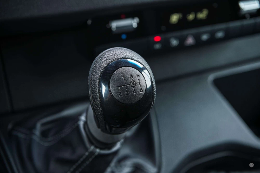 2025 Mercedes-Benz Sprinter – nuotrauka 32