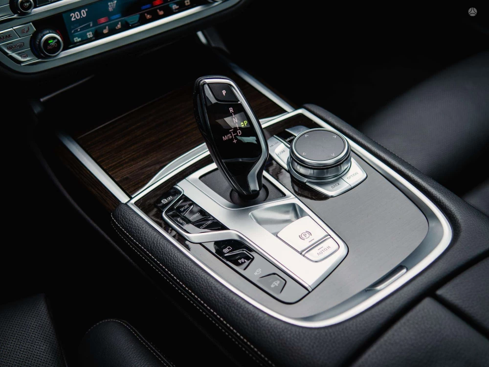 2020 BMW 745 – nuotrauka 21