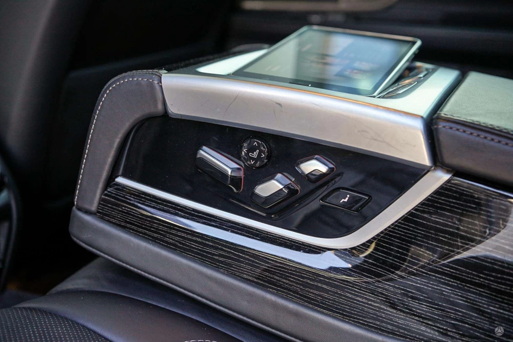 2020 BMW 730 – nuotrauka 41