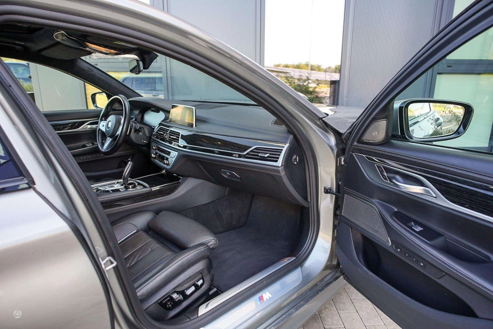 2020 BMW 730 – nuotrauka 50