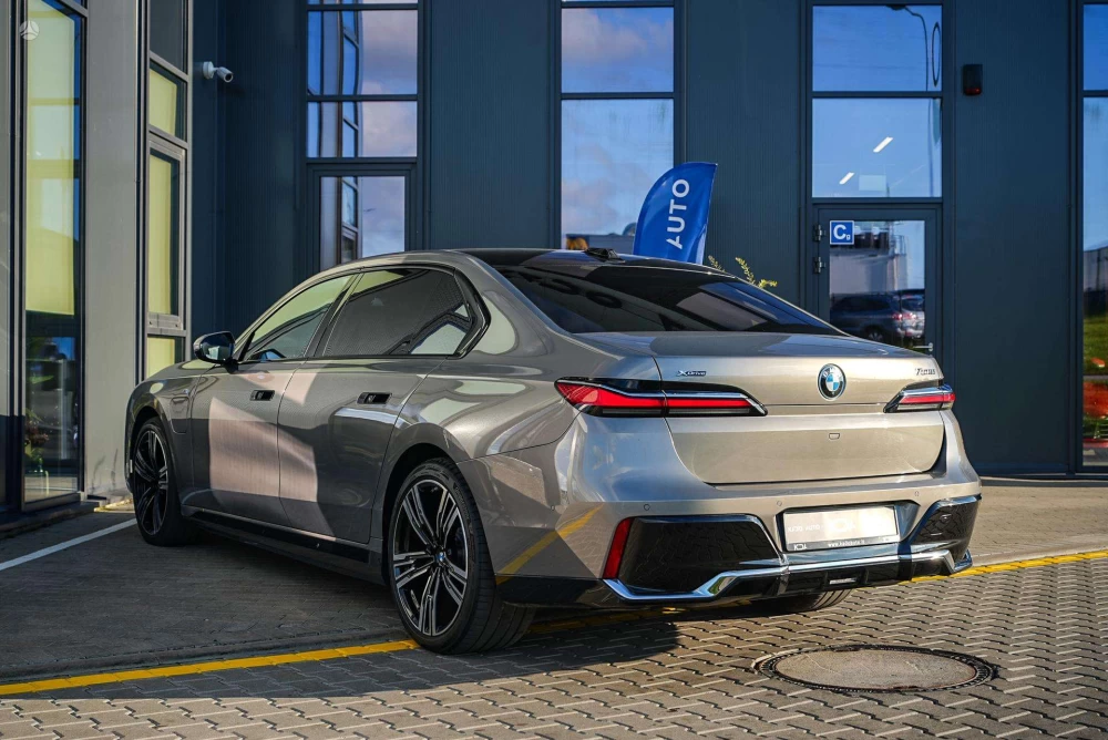 2024 BMW 750 – nuotrauka 8