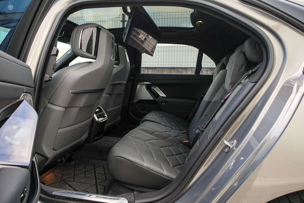 2024 BMW 750 – nuotrauka 38