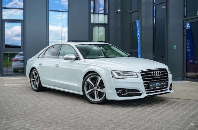 2014 Audi S8