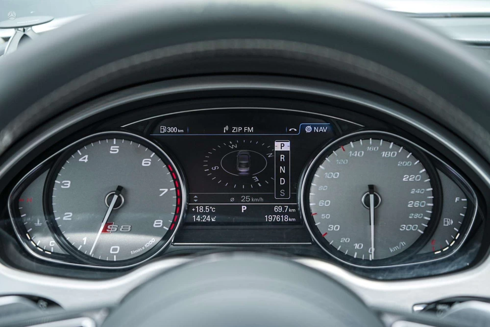 2014 Audi S8 – nuotrauka 27