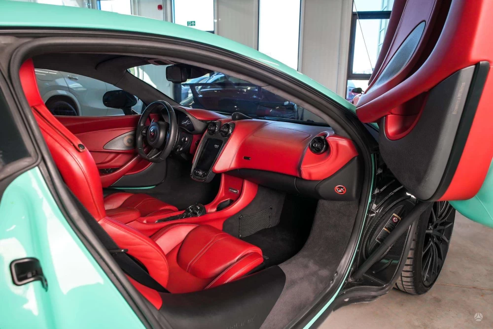2016 Mclaren 570S – nuotrauka 39