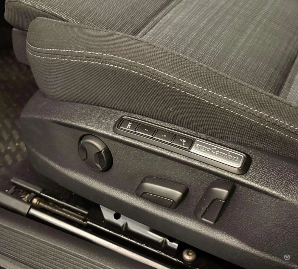 2019 Volkswagen Passat – nuotrauka 27