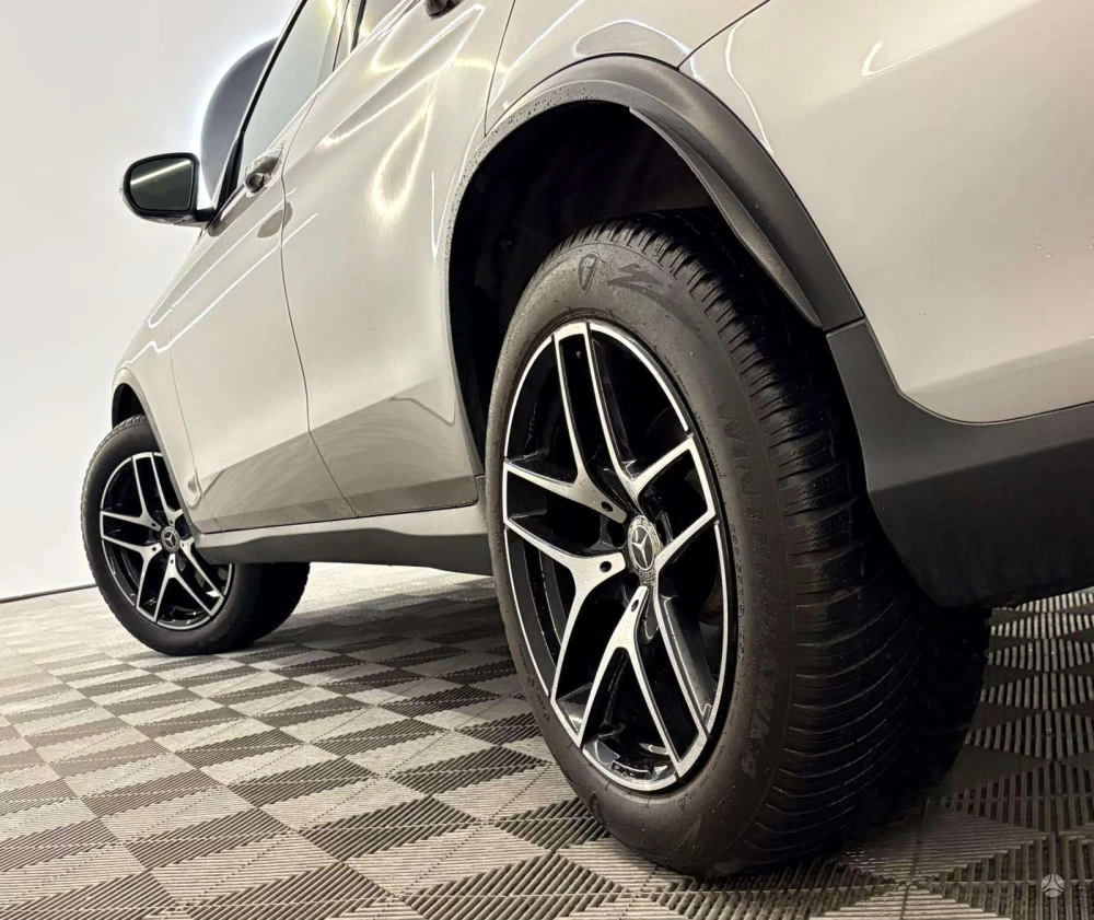 2020 Mercedes-Benz GLC300 – nuotrauka 24