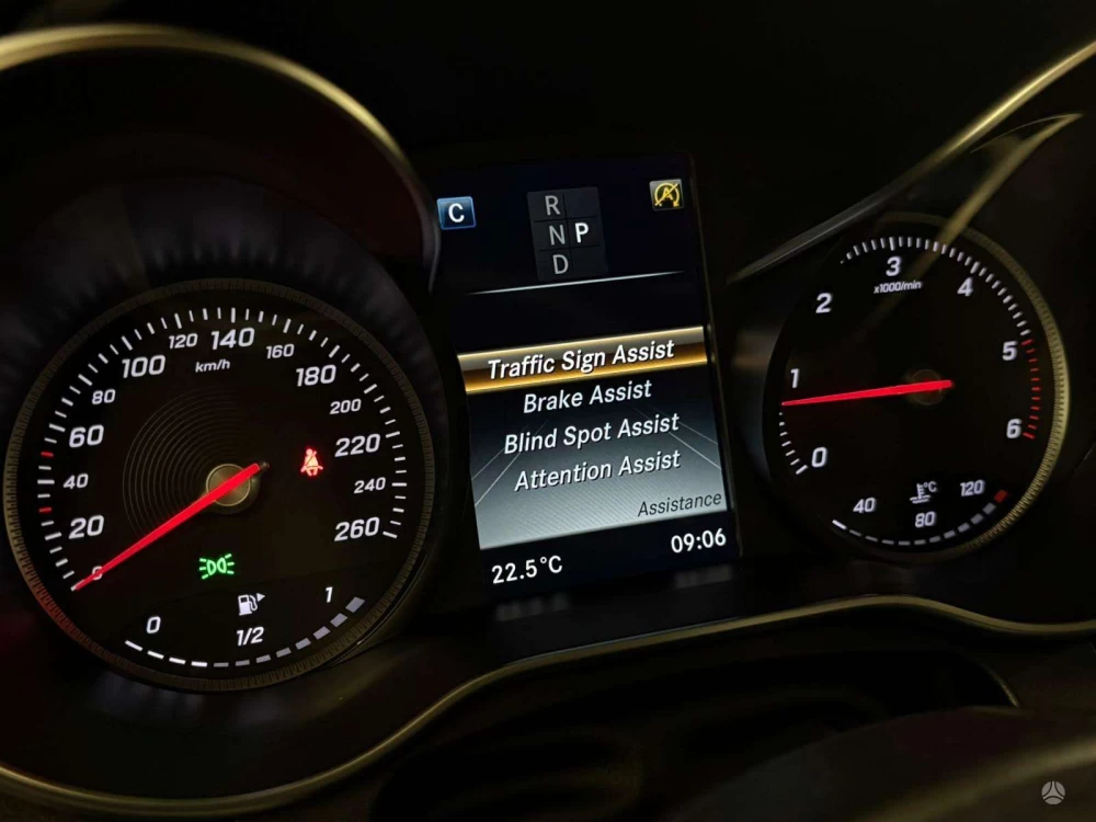 2017 Mercedes-Benz GLC Coupe 220 – nuotrauka 10