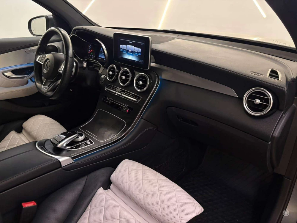 2017 Mercedes-Benz GLC Coupe 220 – nuotrauka 16