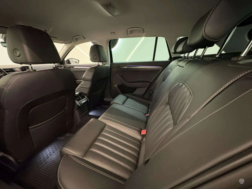 2019 Skoda Superb – nuotrauka 27