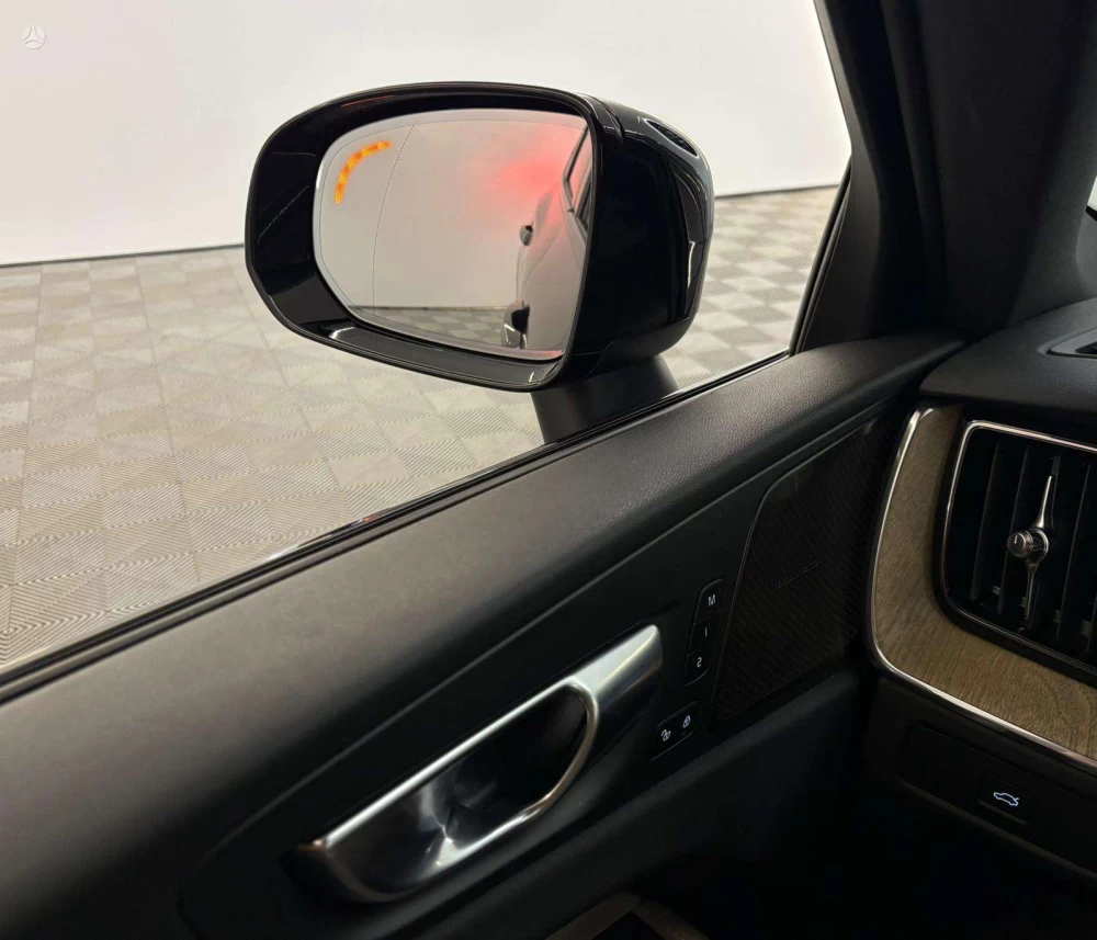 2025 Volvo XC60 – nuotrauka 32