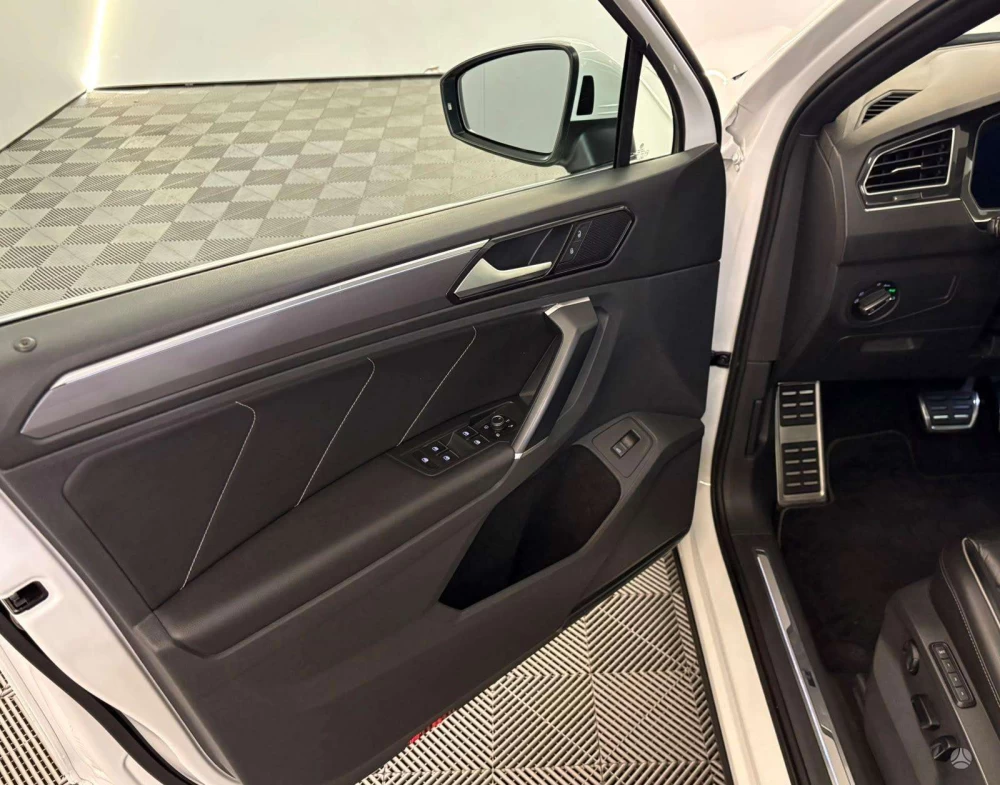 2017 Volkswagen Tiguan – nuotrauka 33