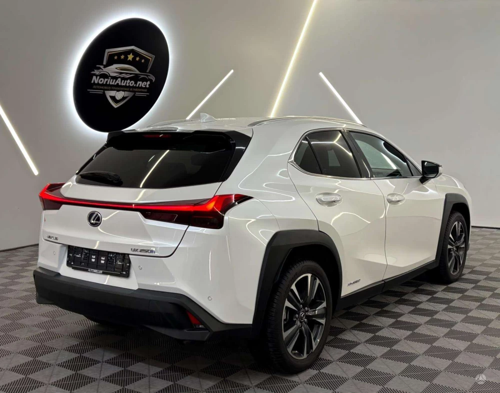 2022 Lexus UX 250h – nuotrauka 32
