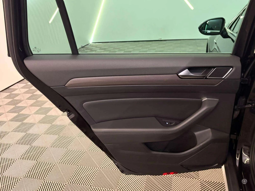 2016 Volkswagen Passat Alltrack – nuotrauka 32