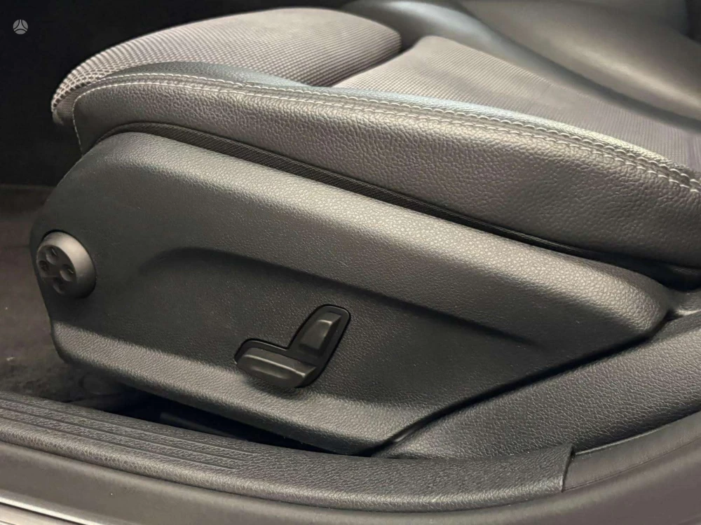 2019 Mercedes-Benz C300 – nuotrauka 25