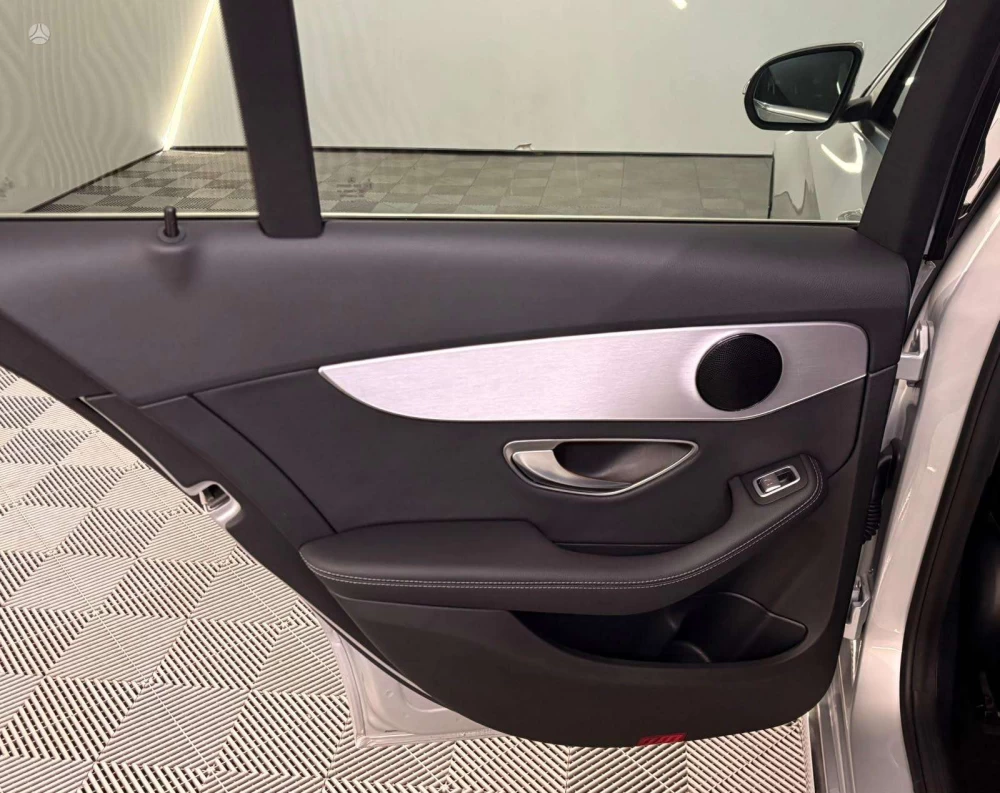 2019 Mercedes-Benz C300 – nuotrauka 28