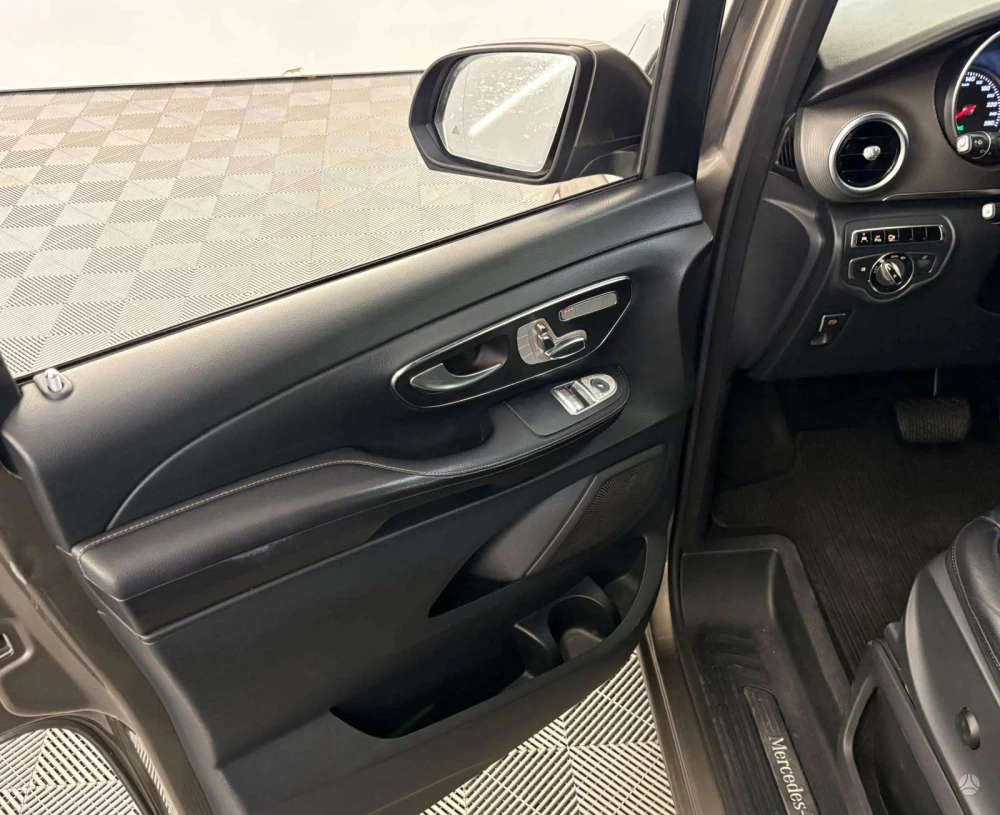 2014 Mercedes-Benz V250 – nuotrauka 26