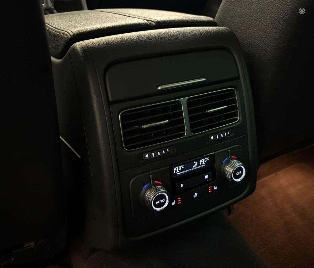 2015 Volkswagen Touareg – nuotrauka 8