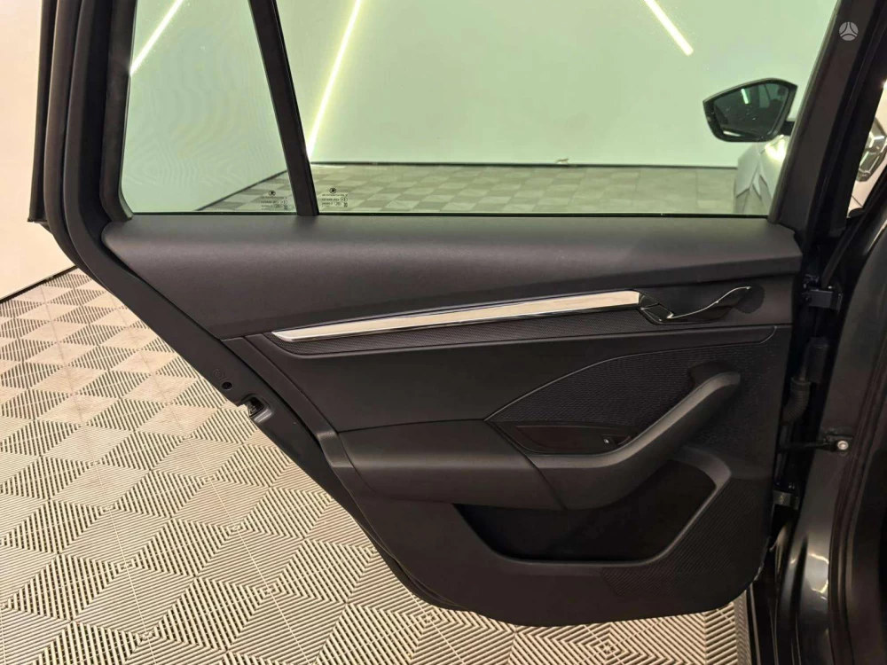 2021 Skoda Octavia – nuotrauka 24