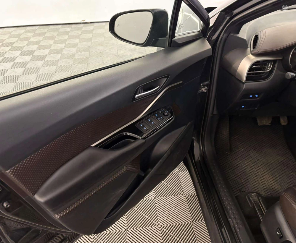 2017 Toyota C-HR – nuotrauka 19