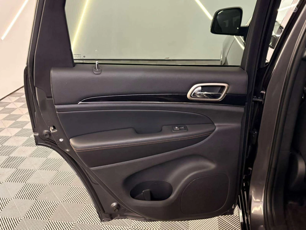 2016 Jeep Grand Cherokee – nuotrauka 30