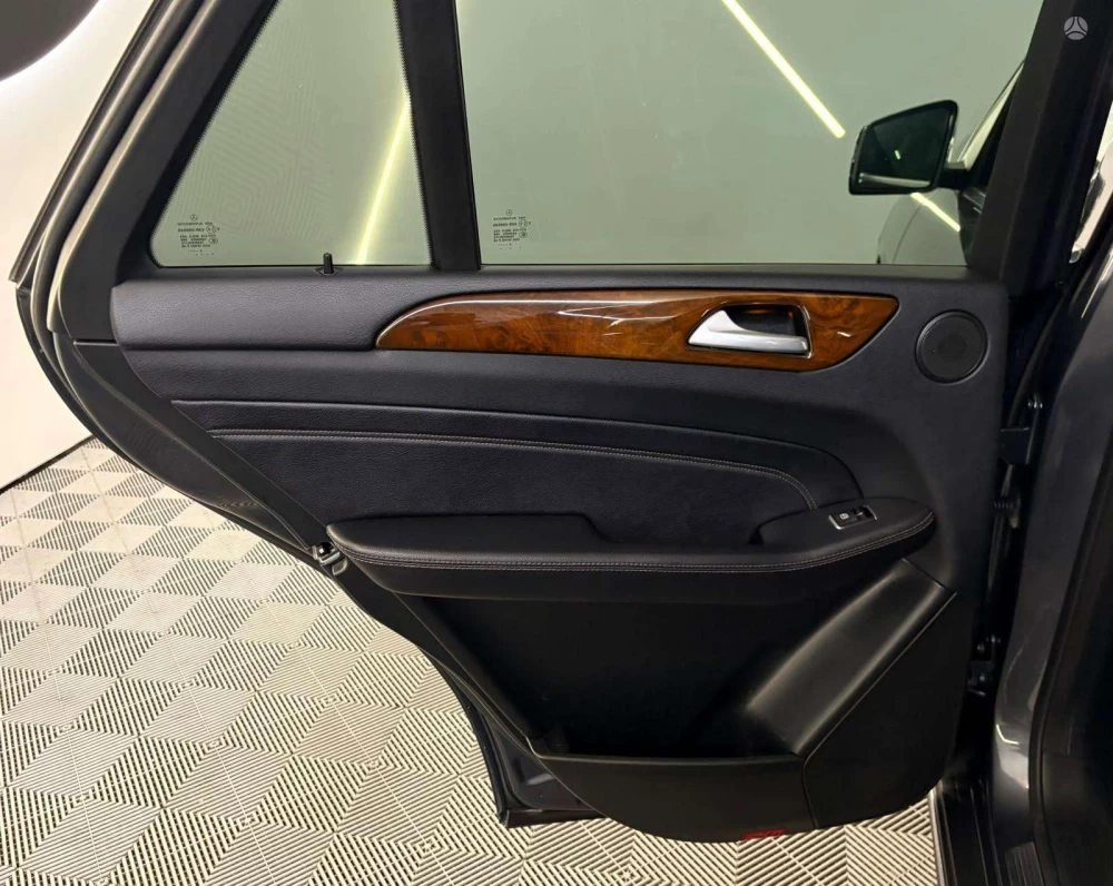2014 Mercedes-Benz ML350 – nuotrauka 25