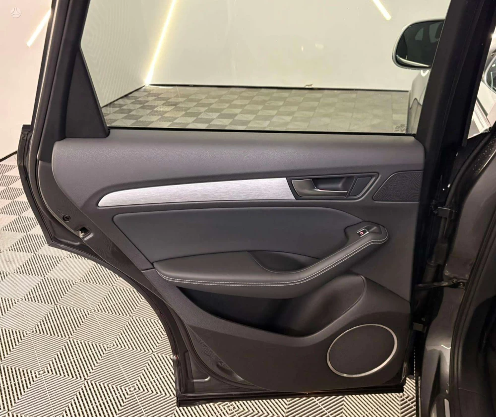 2015 Audi SQ5 – nuotrauka 14