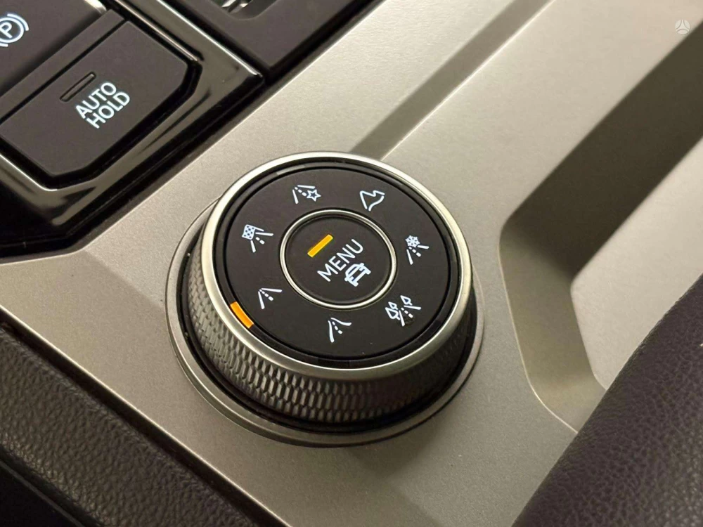 2019 Volkswagen Touareg – nuotrauka 14