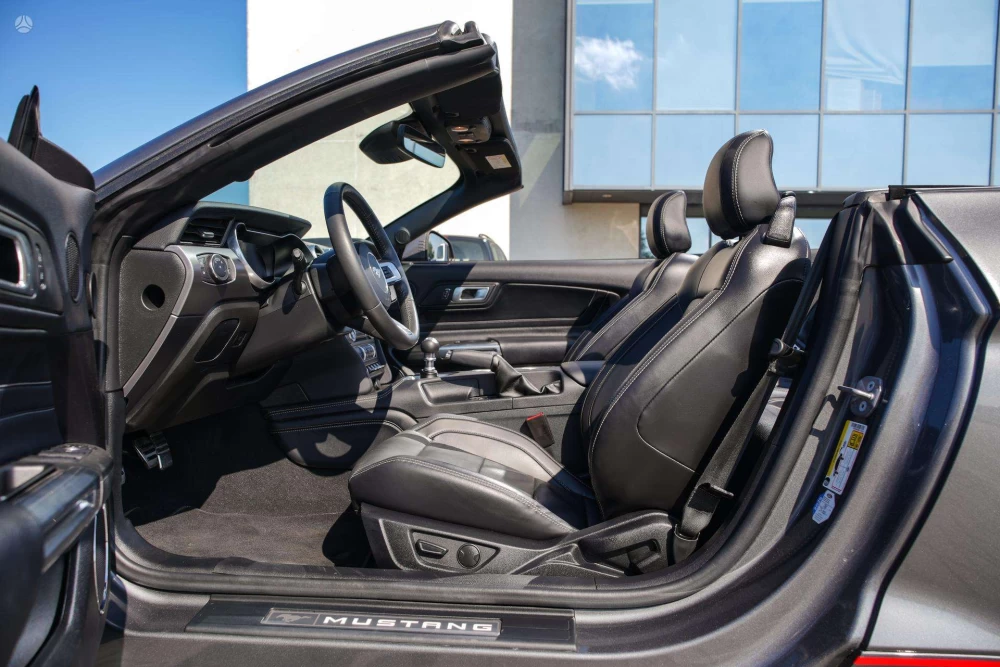 2022 Ford Mustang – nuotrauka 33